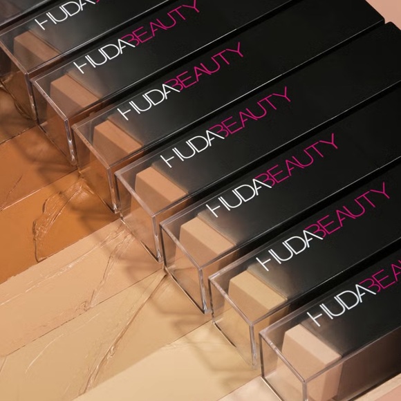 ⚡️💕Huda Beauty Shortcake Foundation Stick - Picture 3 of 9